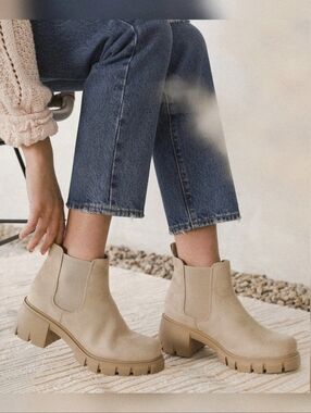 Soda Pioneer Womens Chunky Chelsea Platform Lug Sole Ankle Boots  Sz10